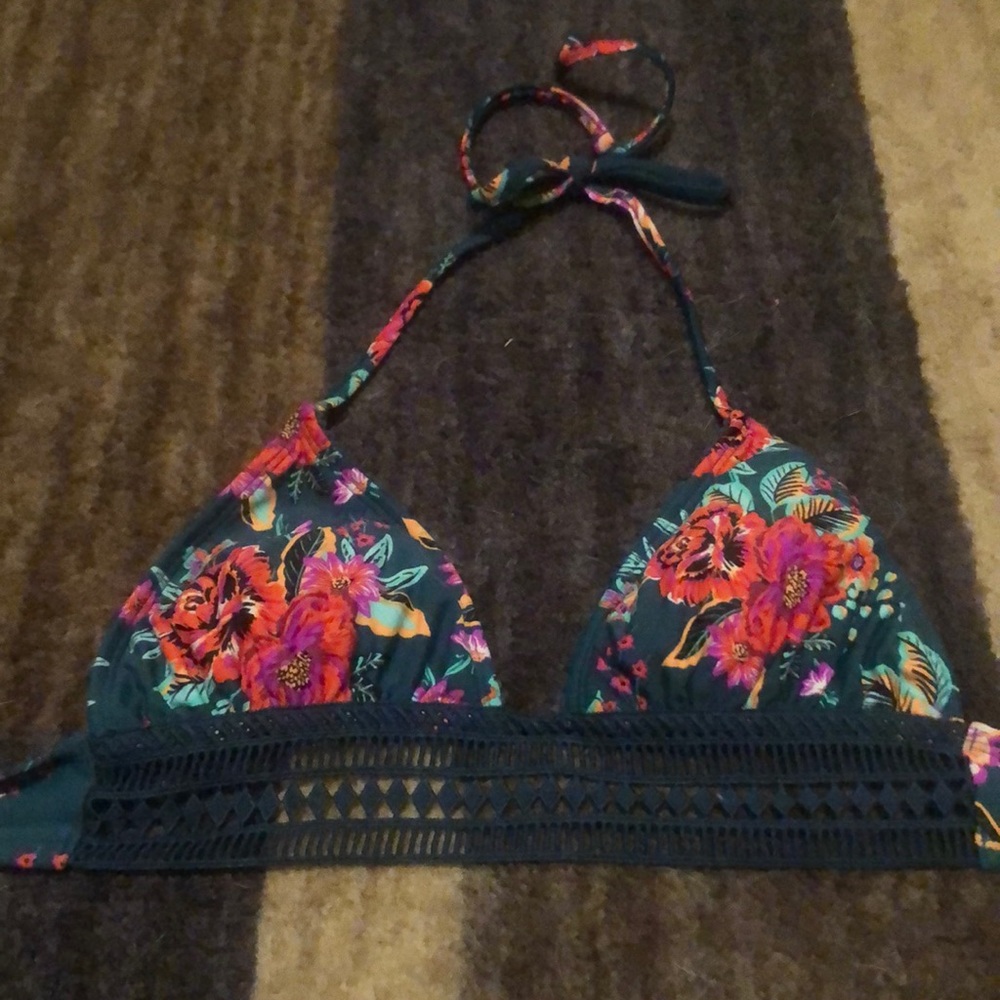 Xhilaration bikini top